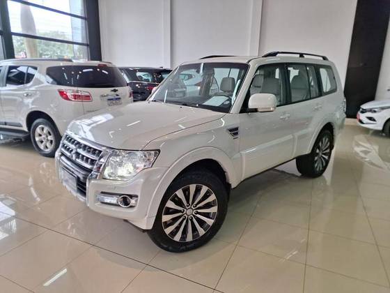 MITSUBISHI PAJERO 3.2 HPE 4X4 7 LUGARES 16V TURBO INTERCOOLER DIESEL 4P AUTOMÁTICO MITSUBISHI PAJERO 3.2 HPE 4X4 7 LUGARES 16V TURBO INTERCOOLER DIESEL 4P AUTOMÁTICO